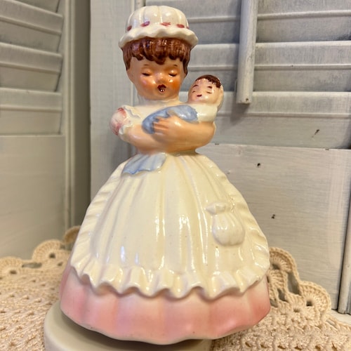 1989 Lucie Attwell, Ltd. 