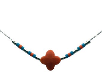 The brim of silver neck orange clover bead miyuki