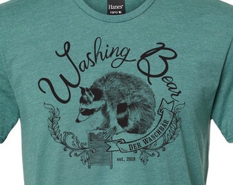 Simpatico regalo per t-shirt procione per uomo pronto per la spedizione Camicia da donna Trash Panda. Nuovo colore verde cactus! Regali sotto i 30 anni