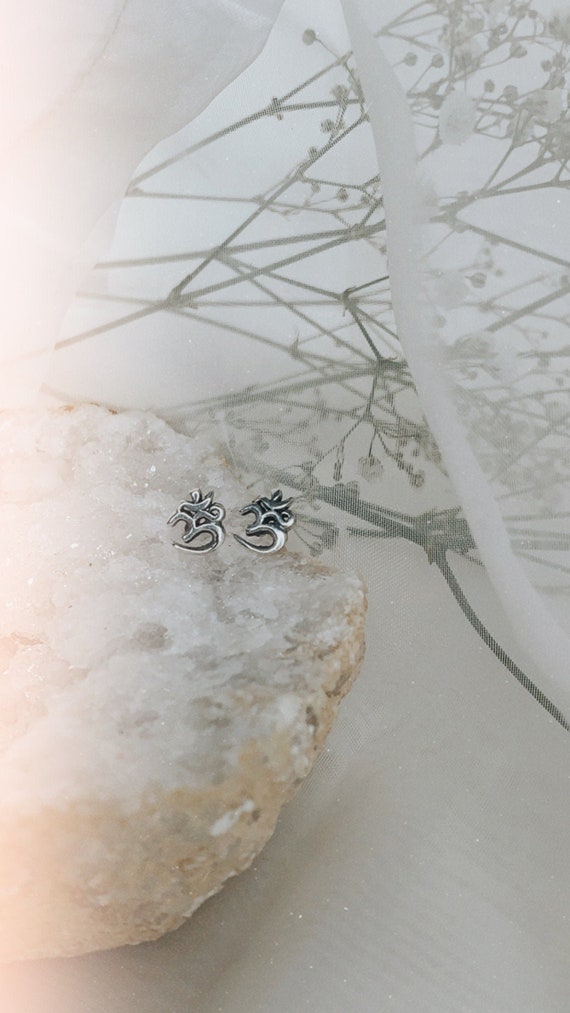 Om symbol studs - 925 sterling silver handmade earrings mothers day gift | yoga gift | aum gift | spiritual gift | yoga lover | yoga jewelry