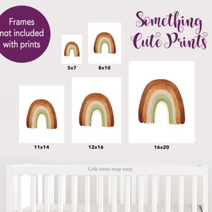 Peut inclure: Ensemble de cinq impressions d'arc-en-ciel aquarelle de diff&eacute;rentes tailles, notamment 5x7 pouces, 8x10 pouces, 11x14 pouces, 12x16 pouces et 16x20 pouces. Les impressions pr&eacute;sentent un arc-en-ciel avec des couleurs brunes, vertes et beiges. Le texte "Something Cute Prints" est en haut de l'image.