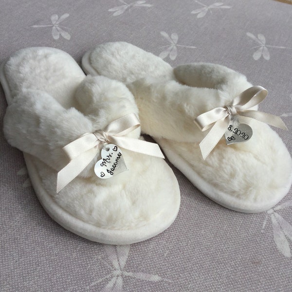 Personalised Bridal Slippers, customised slippers, white slippers for bride, gift for bride, wedding slippers, hen party slippers