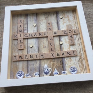 Moldura de Scrabble de 20º aniversário, presente de casamento de 20 anos da Little Jenny Wren