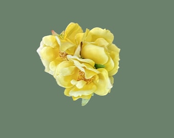 Yellow silk wild/dog roses - small clip