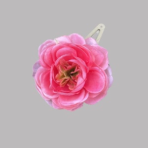 Bubble gum pink silk ranunculus hair accessory image 2