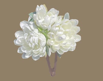 Triple small White Dahlia