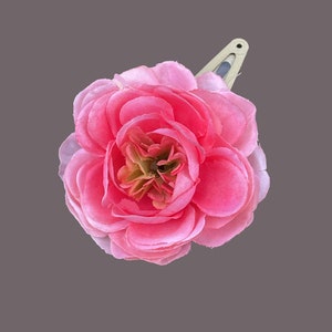 Bubble gum pink silk ranunculus hair accessory image 1