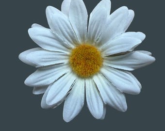 Daisy, classic daisy ( small flower) hair accessory or brooch pin