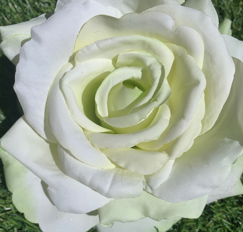 Rose Hair ClipCorsage whitegreen handmade in silk ! Large David Austin Rose