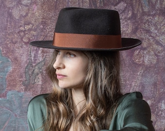 Men's Fedora made of fine fur felt with elegantly curved brim. Handmade classic hat with lining in androgynous look, Estephan
