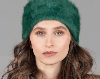 Angora headband in dark irish green. Warm, handmade designer headband from Berlin for cold winter days, Lili