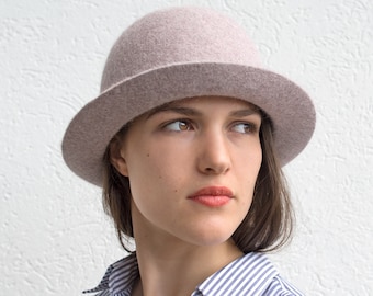 Lightweight Garbo hat made of fine stitch fur felt with a narrow brim. Purist, versatile ladies travel hat for the urban spring look, Mika