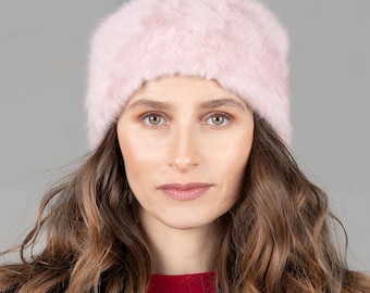 Angora headband in a delicate powder pink. Warm, cosy and soft designer headband handmade in Berlin for cold winter days, Lili.
