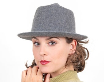 light crumple hat made of fine graver hair in a rustic look, puristic ladies travel hat for the individual urban summer/autumn style, Mika