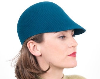 light felt cap, sporty street style, windproof, fashion design, autumn, handmade, cap for her, corduroy optics, elegant, petrol, Ciel