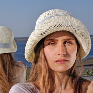 Cloche, ladies hat, elegant, summerstyle, straw hat, millinery, romantic 20s, handcrafted, unique piece, fashion design, pastel, LouLou