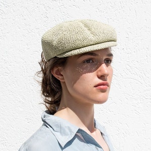 Lightweight summer cap in twisted paper with small peak in garçon style. Handmade urban peaked cap for him and her in &quot;reed green&quot;, Gats