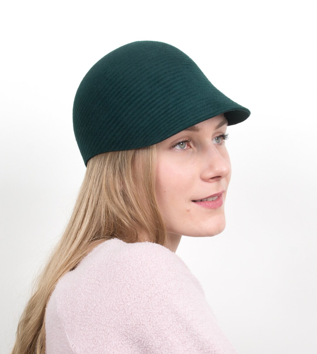 kappe mit kurzem schirm