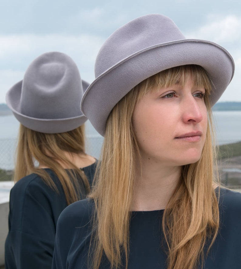 Ladies felt hat, light, soft Trilby, perfect for spring, handcrafted, millinery, streetfashion, citystyle, narrow brim, light grey, Fumée image 1