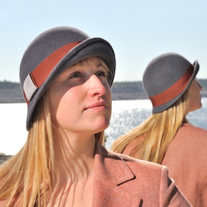 Ladies felt hat, classic cloche, stylish, shapely, millinery, romantic twenties, handcrafted, citystyle, in costume, for women, grey, Aimée