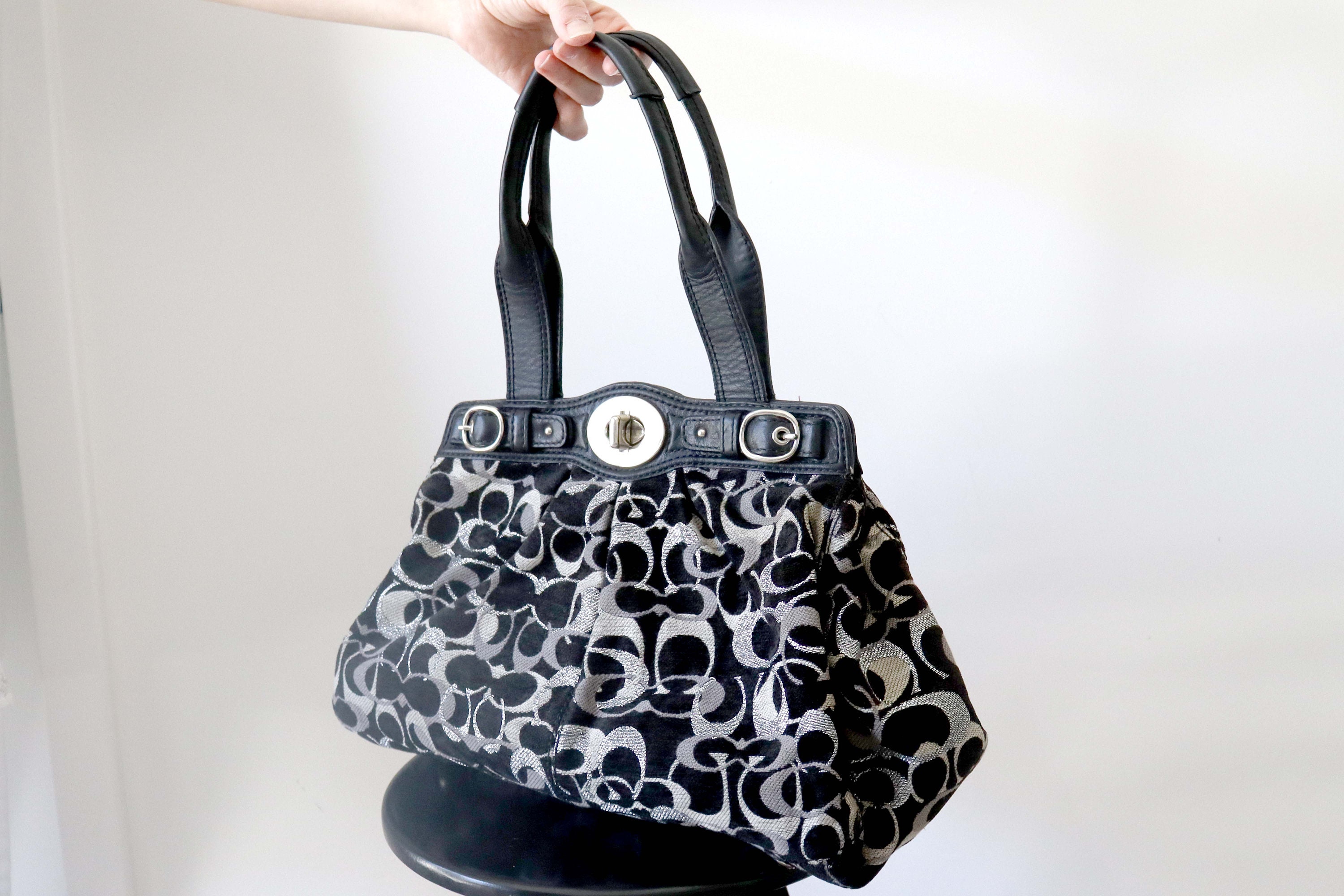 Coach mia signature new arrivals