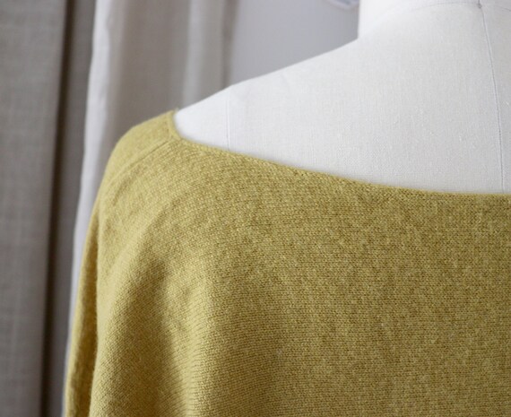 Oversized Wool/cashmere Vince sweater in lichen S… - image 4