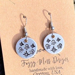 February birth month flower earrings, violet earrings, violet flower, birth month flowers, birthday gifts, zodiac, birth chart
