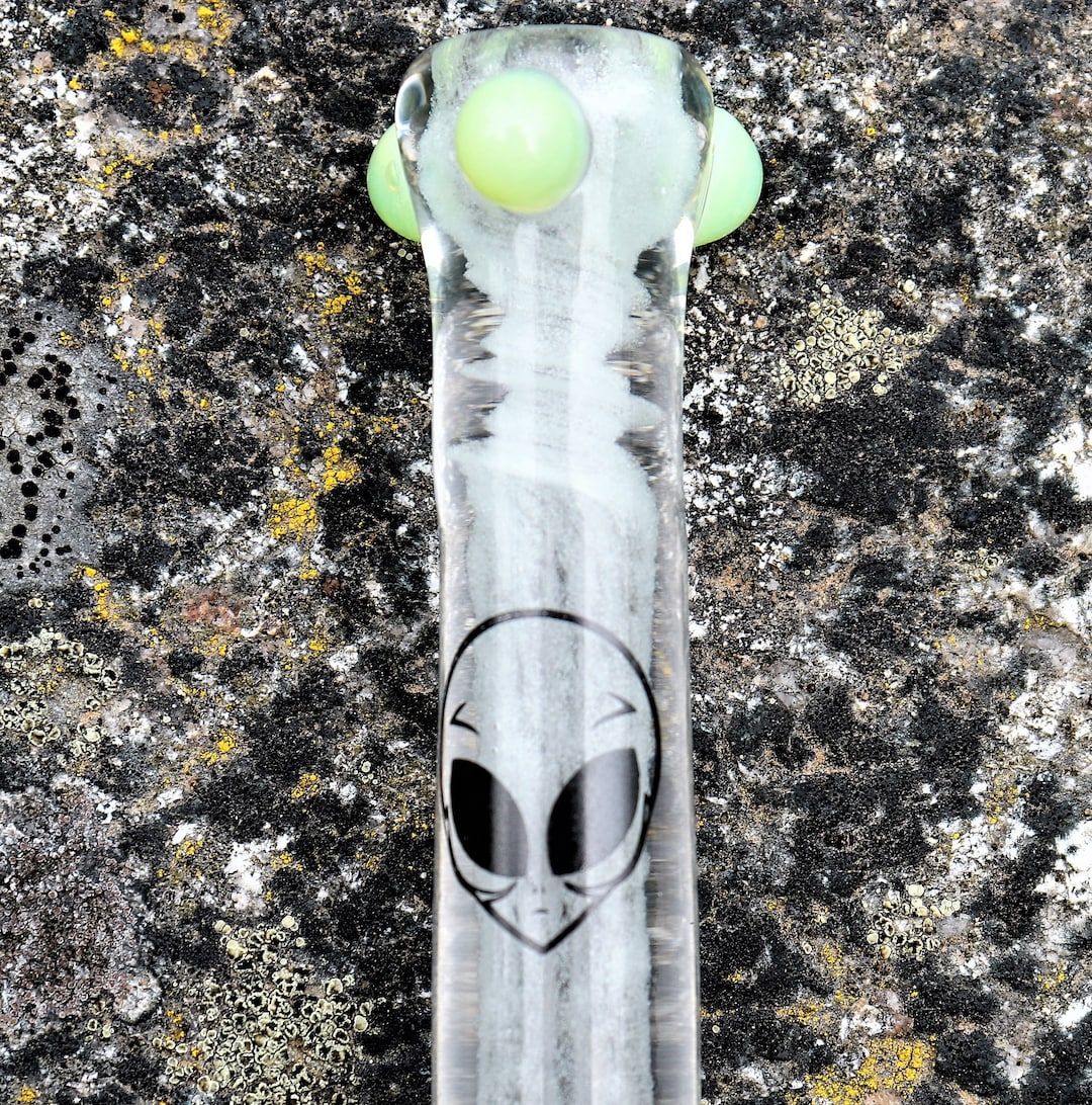 Alien Chillum Tobacco Smoking Accessories Pipe Inside Out Chillum Glow