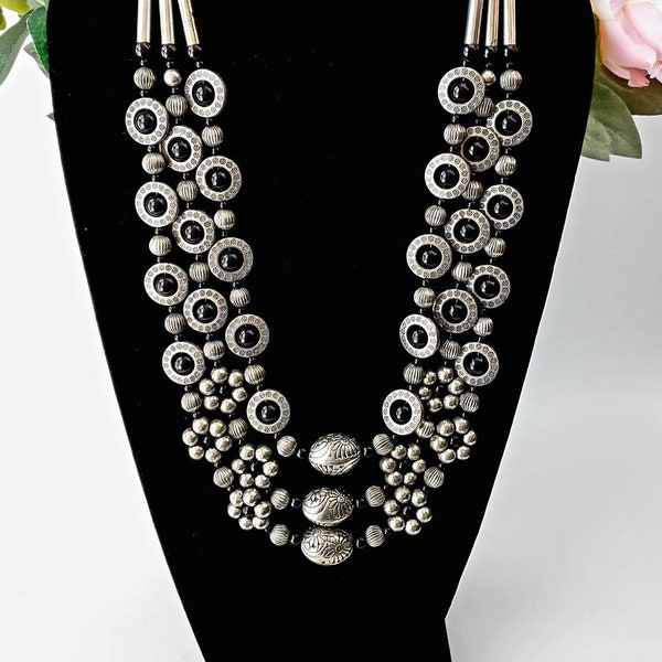 Vintage look lange Halskette mit großen Perlen, Retro 60's gold silber große Perlenkette, 1960er Schmuck, 1970er Op Art Schmuck