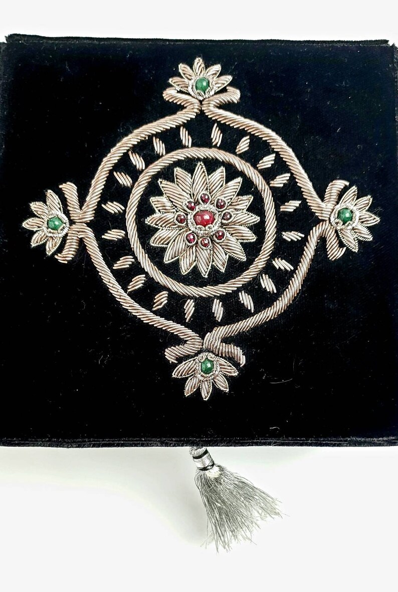 embroidered box keepsake box black velvet box gift for him Men/'s jewelry storage box memento box zardozi star ruby gift for father