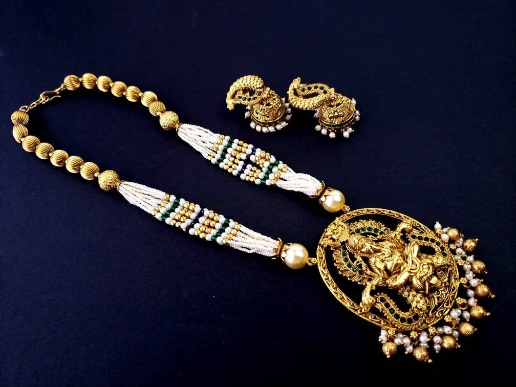Lord Ganesha pendant necklace set, temple jewelry India, Hindu jewelry