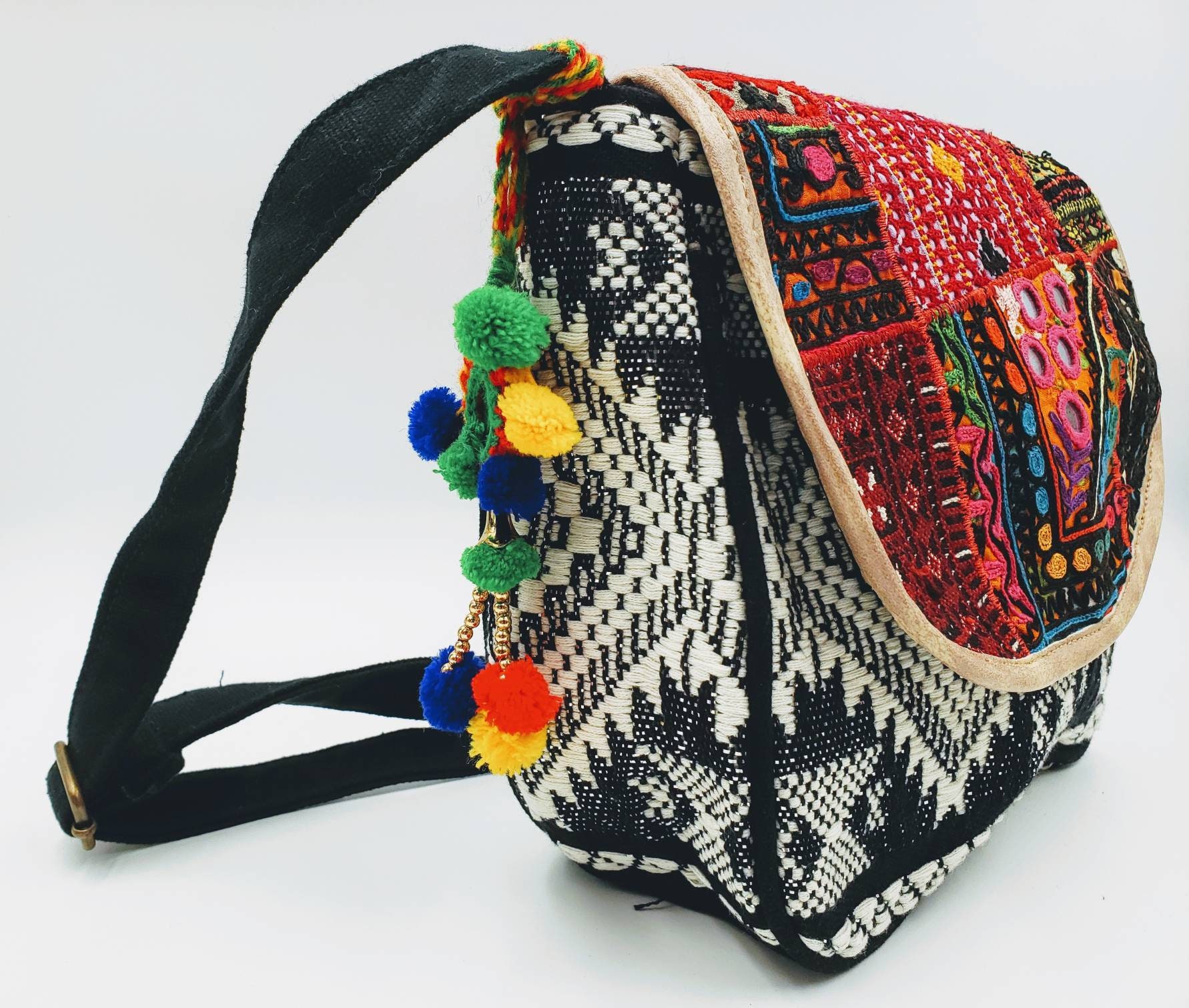 UNIQUE Hippy Boho SHOULDER POCKET Cross Body Bag in GREEN Fully Adjustable UNIQUE Hippy Boho SHOULDER POCKET Cross Body Bag in GREEN Fully Adjustable
