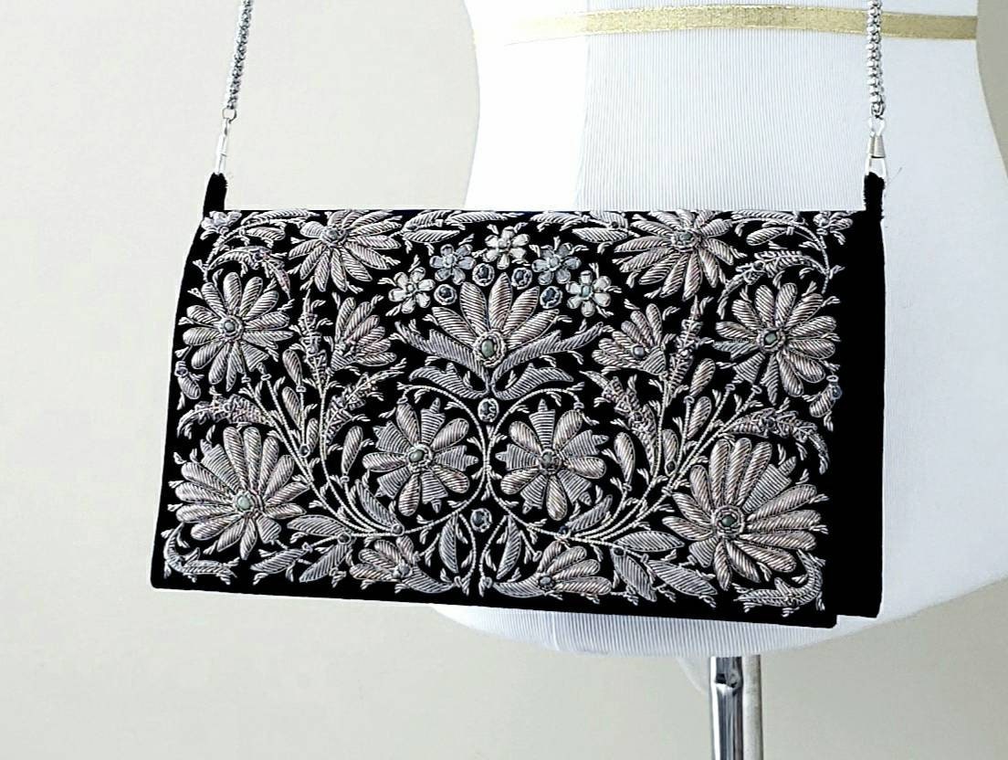 Embroidered velvet designer clutch, luxury evening clutch bag, OOAK floral  handbag, wedding clutch, wedding guest clutch,party purse,zardozi