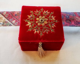 Handmade velvet jewelry box embroidered with flower and ruby, wedding ring box, engagement ring box, ring bearer box, bridesmaid gift