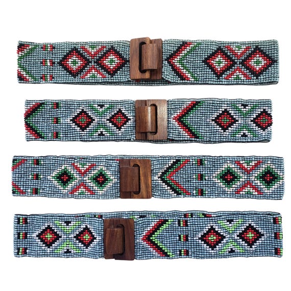 Beaded Stretch Belt: Rodeo Cowgirl Style with Wood Buckle