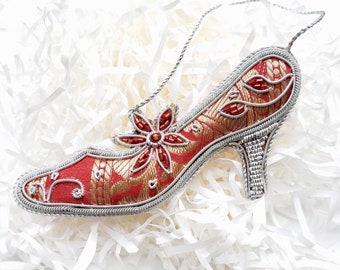 Embroidered High Heel Ornament: Retro Shoe Christmas Decor