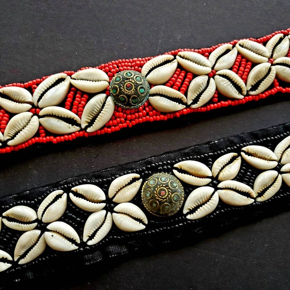 Pink and black beaded cowrie shell belt with tie Beaded Cowrie Shell Tie Belt: Tibetan Boho Sash With Brass  main image 2