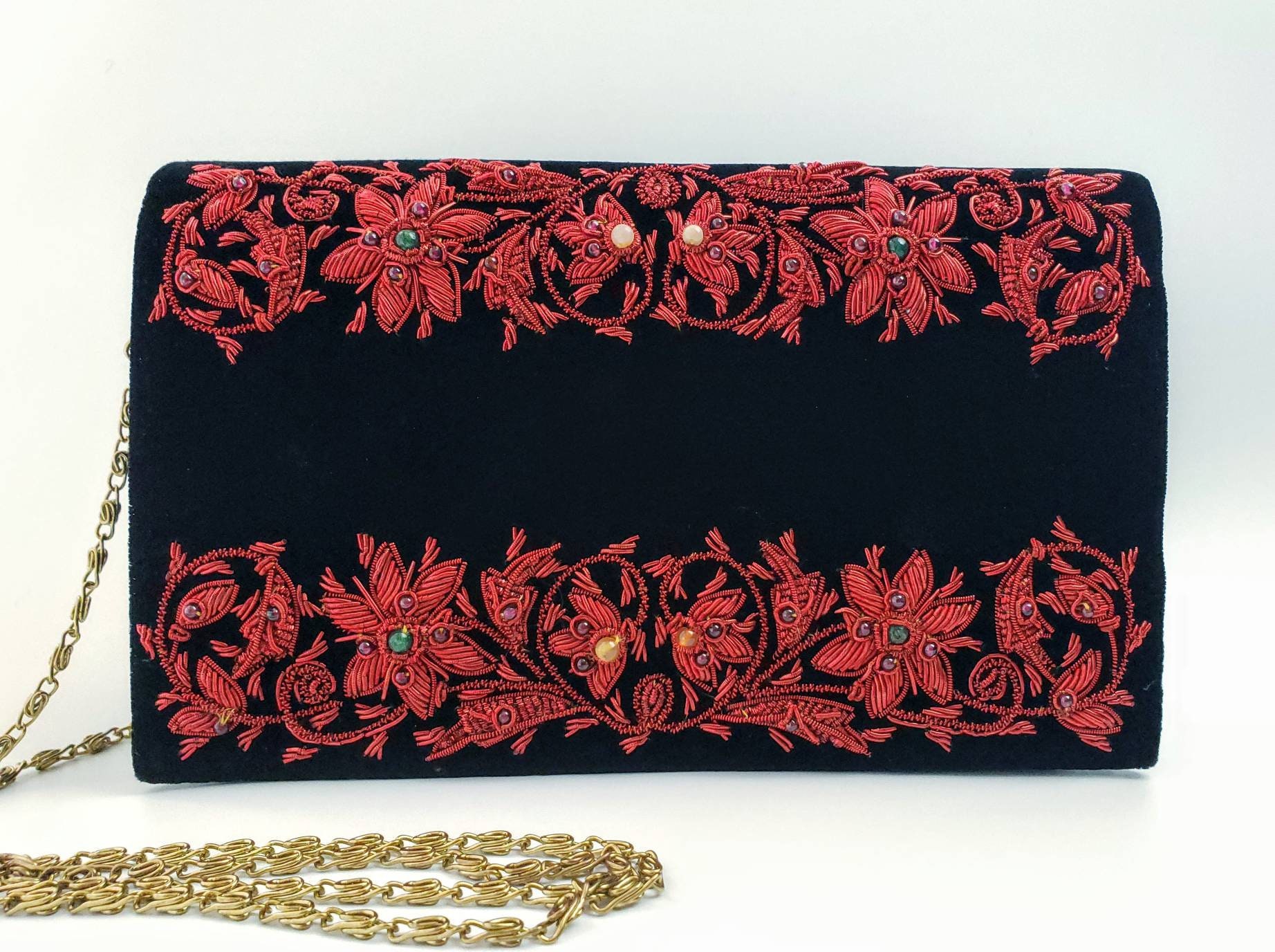 Beautiful Embroidered Clutch | Embroidered clutch, Bridesmaid bags, Fancy  purses