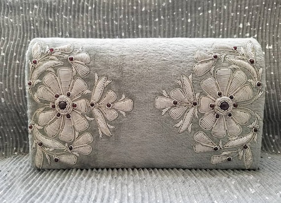 Embroidered velvet designer clutch, luxury evening clutch bag, OOAK floral  handbag, wedding clutch, wedding guest clutch,party purse,zardozi