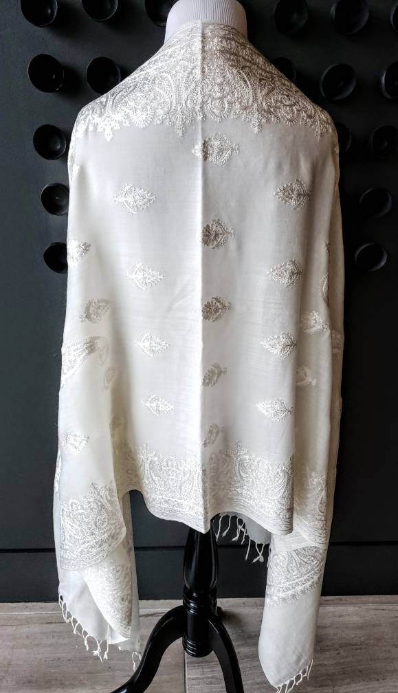 formal shawl for wedding guest