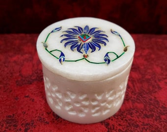 Marble trinket box with inlaid lapis lazuli, decorative ring dish, floral ring box, engagement ring box, pietra dura, Valentines Day gift