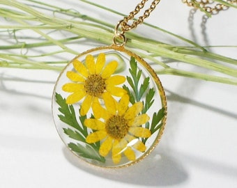 Yellow Flower Necklace, Pressed Flower Necklace, Resin Necklace, Natural Jewelry, GOLD Necklace, Flower in Resin, Real Flowers