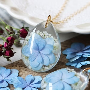 Hydrangea necklace, Pressed Flowers necklace, Resin necklace, Hydrangea flower, Natural Jewelry Botanical Jewelry, Hydrangea resin necklace