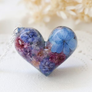 Hydrangea necklace, Heart Necklace, Pressed Flowers necklace, Resin necklace, Hydrangea flower, Hydrangea resin necklace, Love Necklace