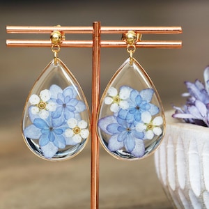 Hydrangea earrings, Resin Earrings, Pressed Flowers Earrings, 316 Stainless Steel Earrings, Resin jewelry, dainty Earrings, Blue Hydrangea