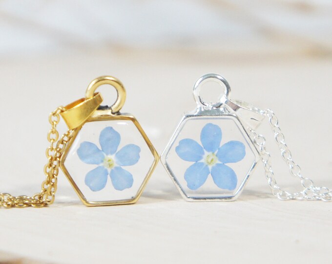 Resin Jewelry Hexagon Forget me not Jewelry Terrarium Jewelry Tiny Forget me not necklace Dried Flower Wedding Pressed Flower jewelry