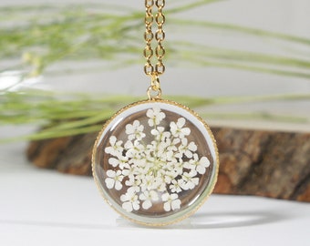 Queen Anne's Lace Necklace, Pressed Flower, Gold Pendant Necklace, Flower Pendant Necklace, Real Pressed Flower Necklace, Resin Necklace