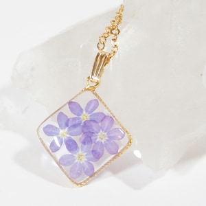 Purple Forget me not Necklace, Pressed flowers Jewelry, Resin Jewelry, Natural Jewelry Dried Flower, Forget me not Necklace, Gold Filled