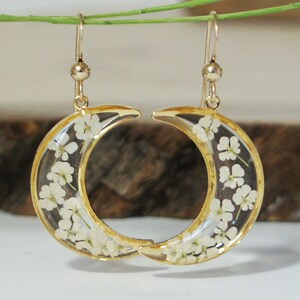 Gift for her, Moon Flower earrings, Crescent Moon Earrings, Queen Anne&#39;s Lace, Resin Jewelry, Resin Earrings, Flower earrings