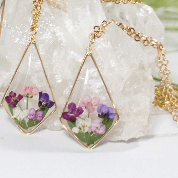 Tiny Pressed Flower Rhombus Necklace, Gift for her, Alyssum Resin necklace, Flower Jewelry, Botanical Resin jewelry, Natural Jewelry